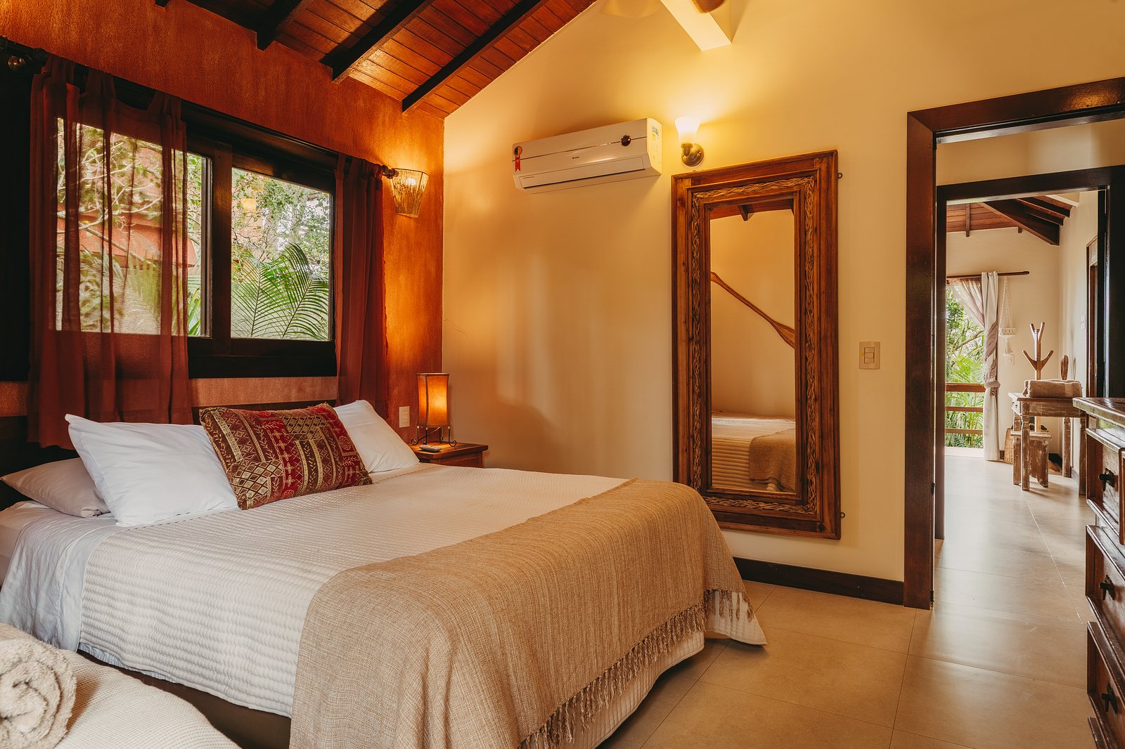 Jungle Hideaway bedroom